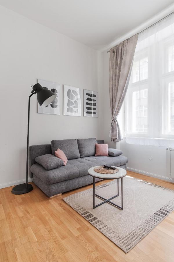 Luminous Apartment For 2 Near Wenceslas Square By Prague Days 외부 사진